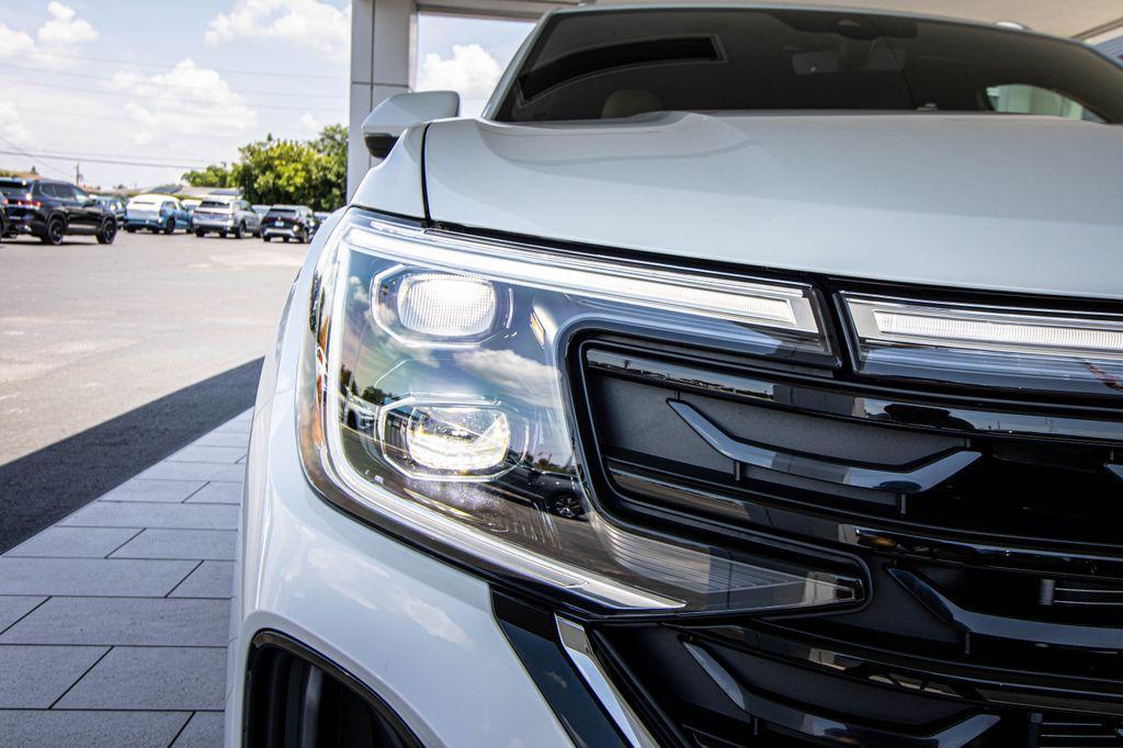 new 2026 Volkswagen Atlas Cross Sport car, priced at $42,073