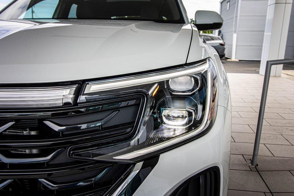 new 2026 Volkswagen Atlas Cross Sport car, priced at $44,843