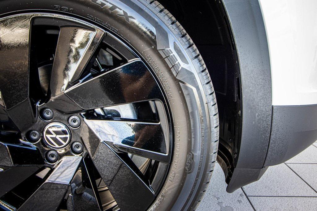 new 2026 Volkswagen Atlas Cross Sport car, priced at $44,843