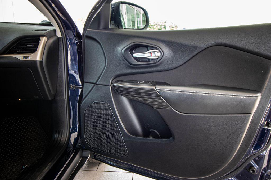 used 2015 Jeep Cherokee car, priced at $11,744