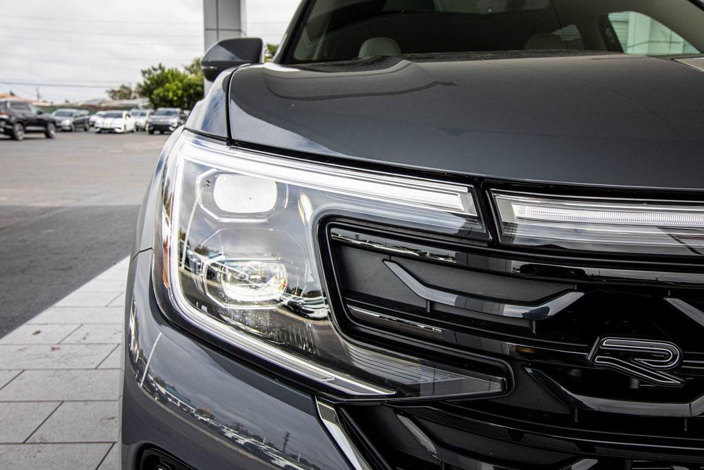 new 2026 Volkswagen Atlas car, priced at $53,336