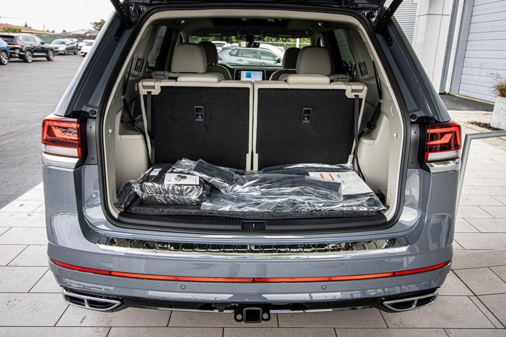 new 2026 Volkswagen Atlas car, priced at $53,336