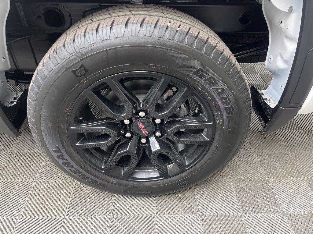 new 2026 GMC Sierra 1500 car, priced at $42,999