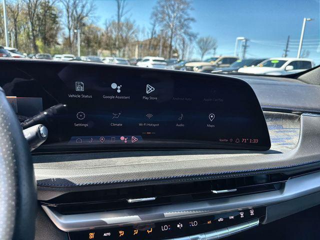 used 2024 Cadillac XT4 car, priced at $35,995