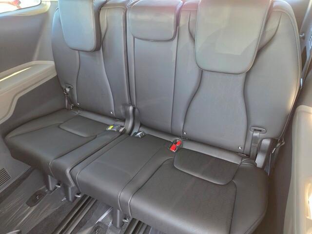 new 2026 Kia Carnival Hybrid car, priced at $42,235