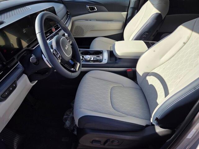 new 2026 Kia Carnival Hybrid car, priced at $42,626