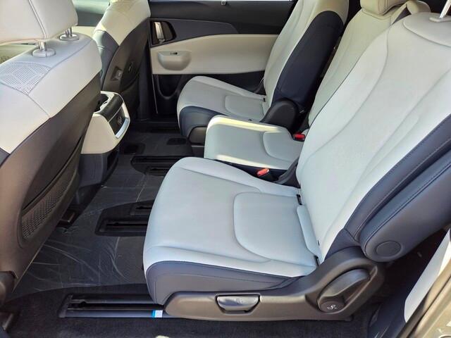 new 2026 Kia Carnival Hybrid car, priced at $42,626