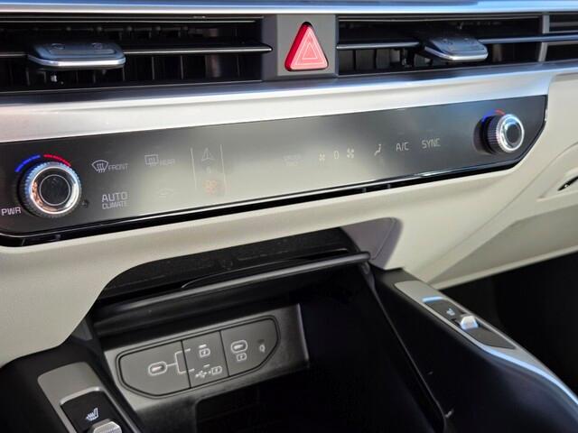 new 2026 Kia Sorento Hybrid car, priced at $39,811