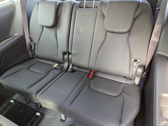 new 2026 Kia Carnival Hybrid car, priced at $55,186