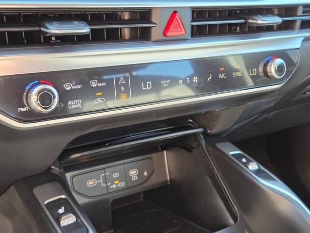 new 2026 Kia Sorento Hybrid car, priced at $40,006