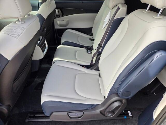 new 2026 Kia Carnival Hybrid car, priced at $52,306