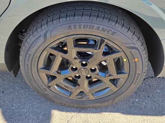 new 2026 Kia Carnival Hybrid car, priced at $53,436