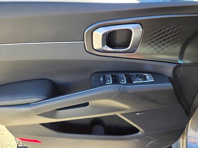 new 2026 Kia Sorento Hybrid car, priced at $40,690