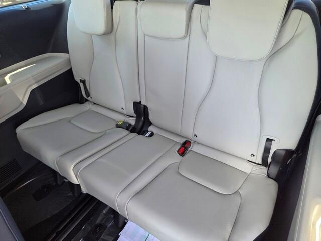 new 2026 Kia Carnival Hybrid car, priced at $50,326