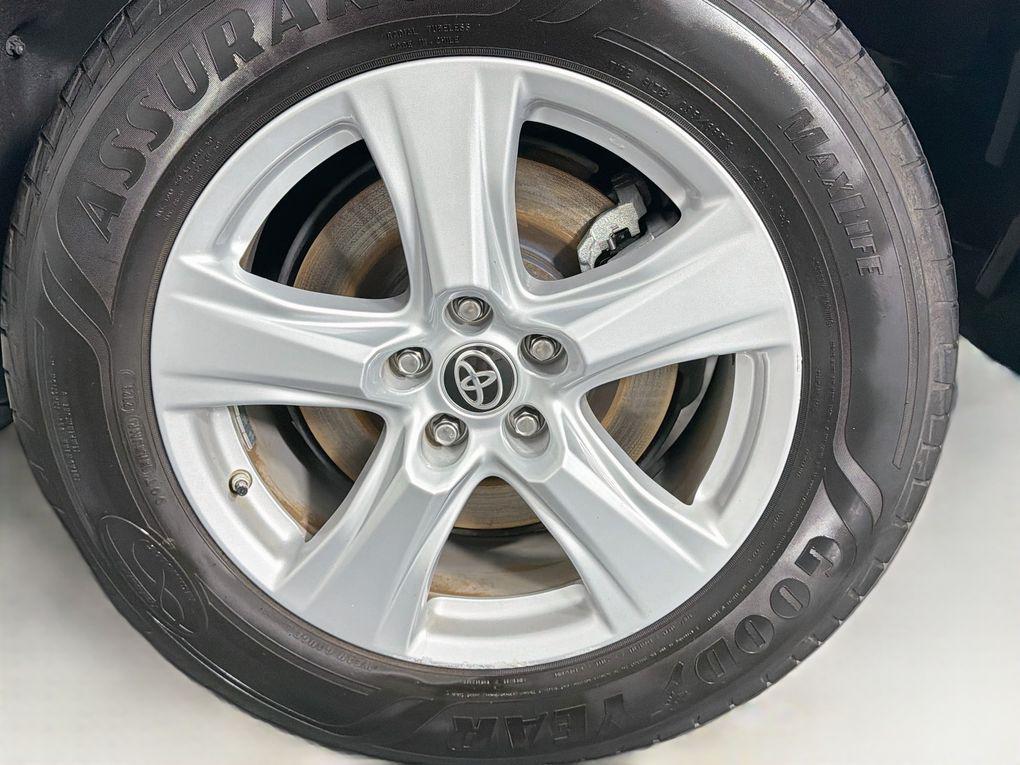 used 2021 Toyota Highlander car, priced at $24,700