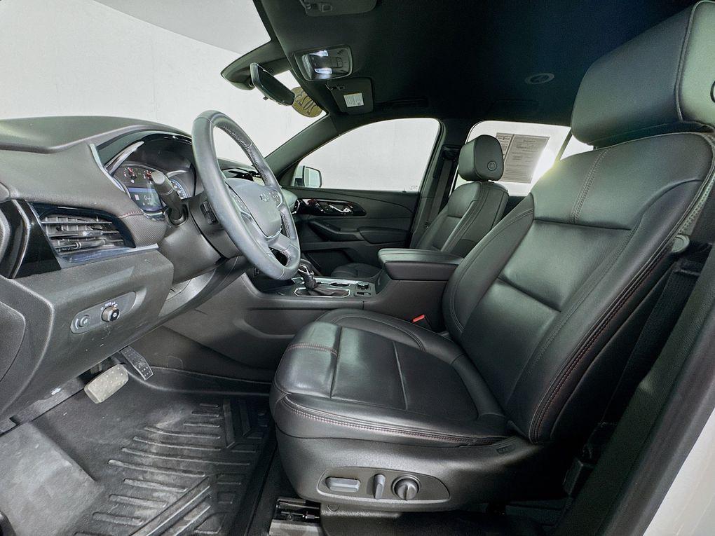 used 2023 Chevrolet Traverse car, priced at $33,900