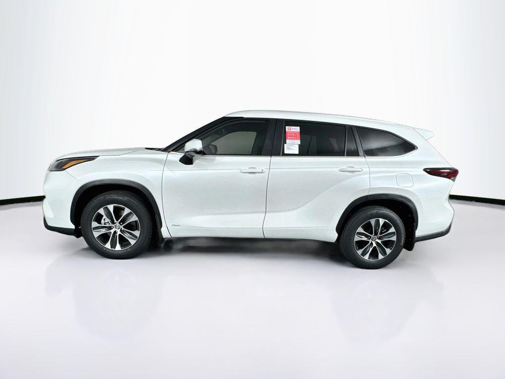 new 2026 Toyota Highlander Hybrid car, priced at $45,895