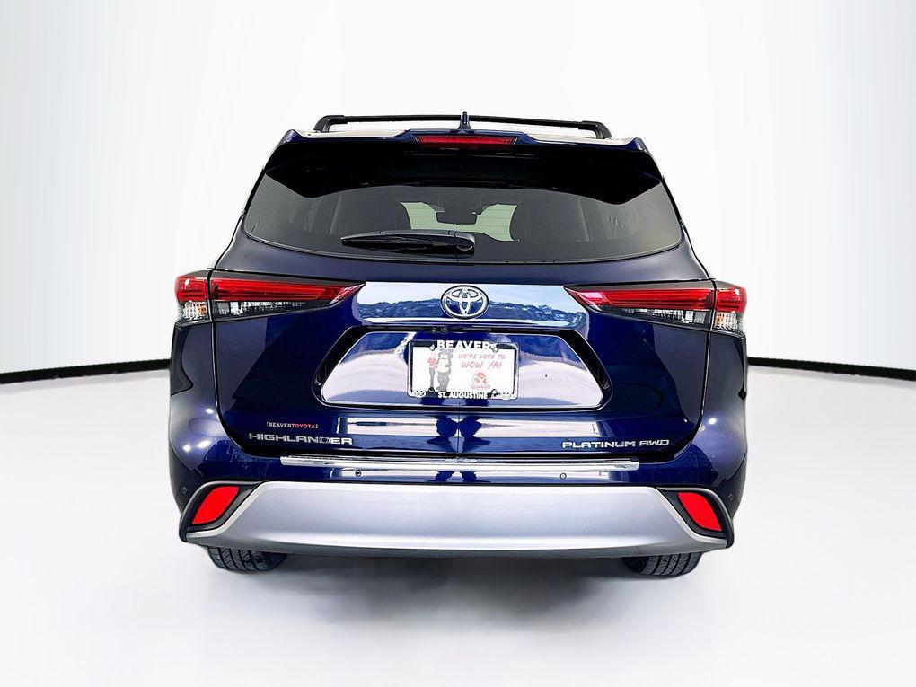 used 2023 Toyota Highlander car, priced at $42,100