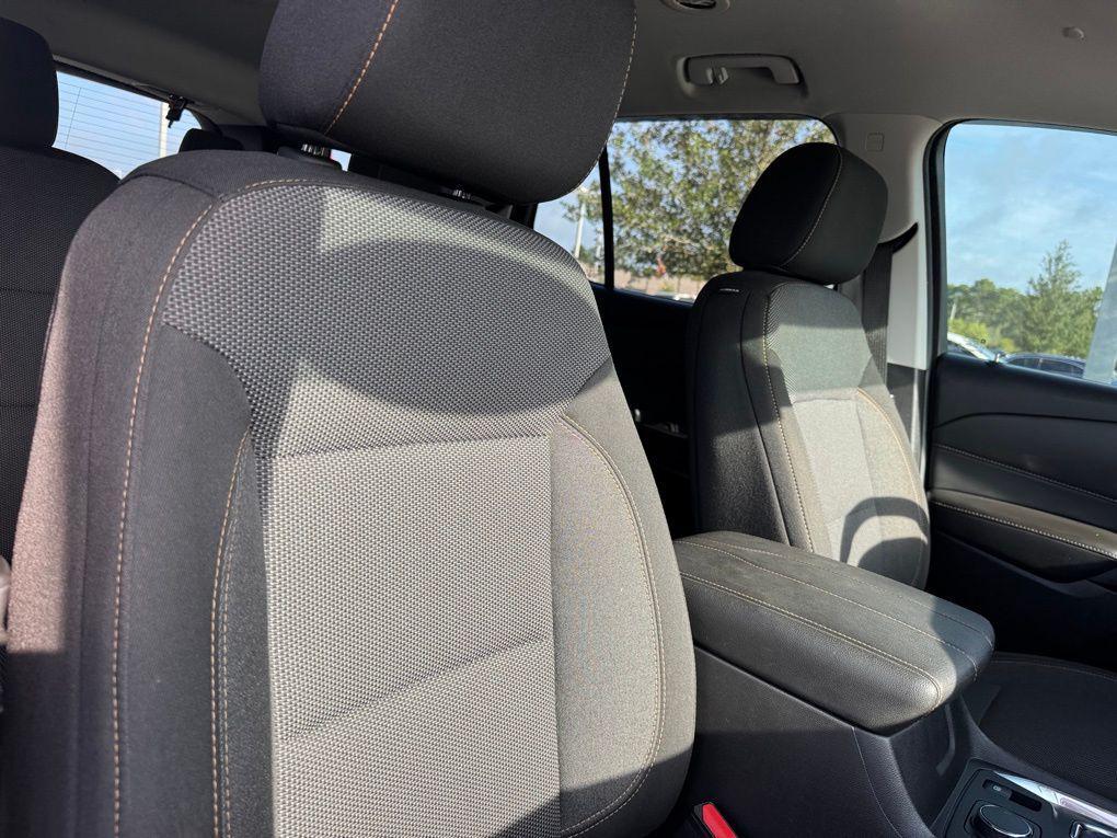 2020 Graphite Metallic Chevrolet Traverse
