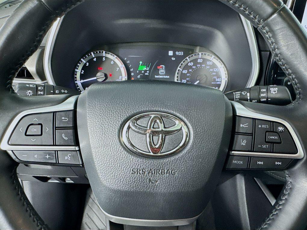 used 2023 Toyota Highlander car, priced at $30,500