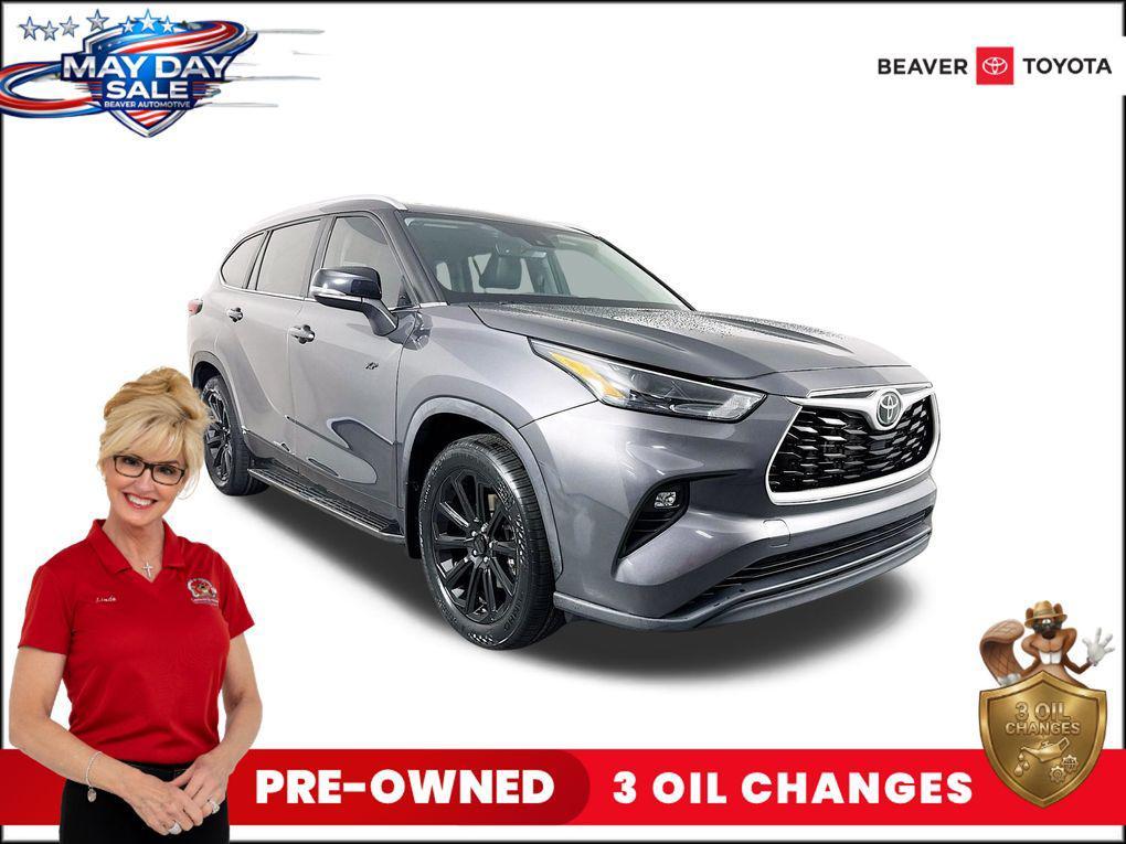 used 2023 Toyota Highlander car, priced at $28,800