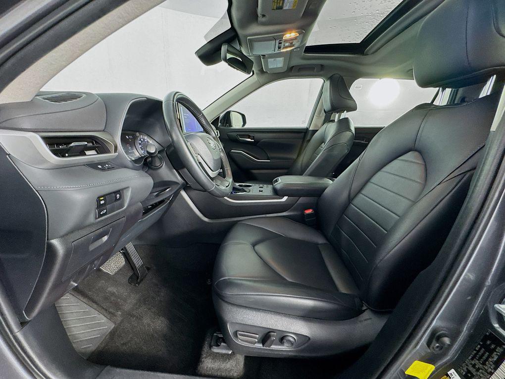used 2023 Toyota Highlander car, priced at $30,500