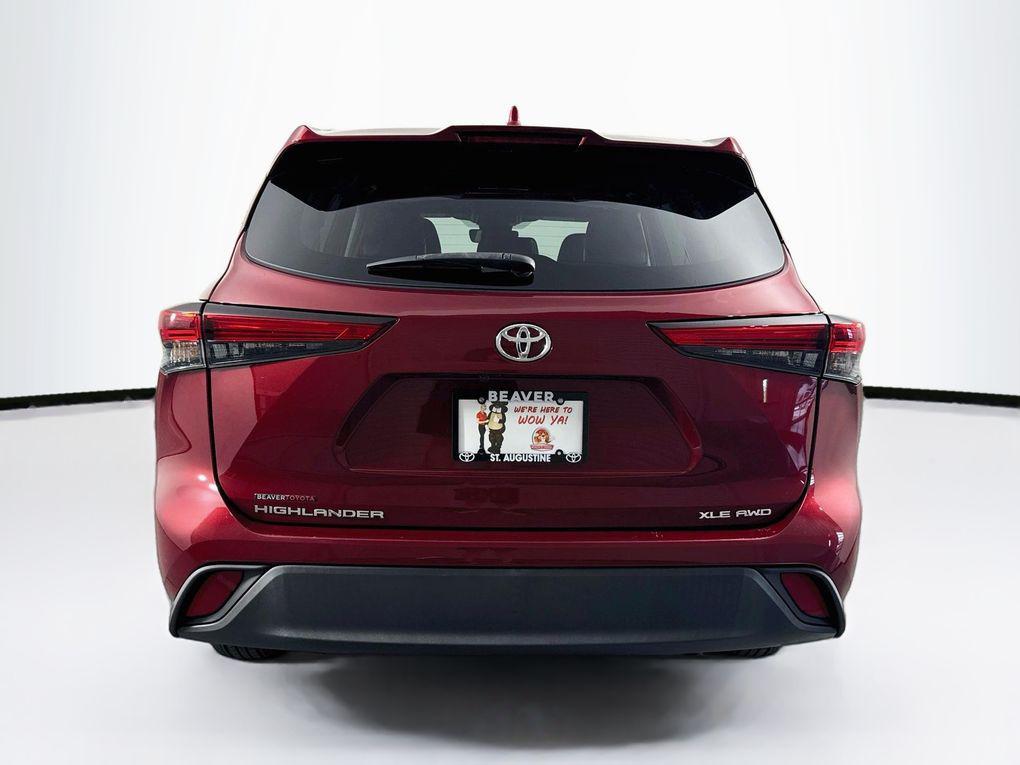 used 2022 Toyota Highlander car, priced at $34,500