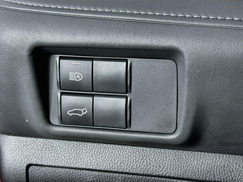 used 2022 Toyota Highlander car, priced at $34,500
