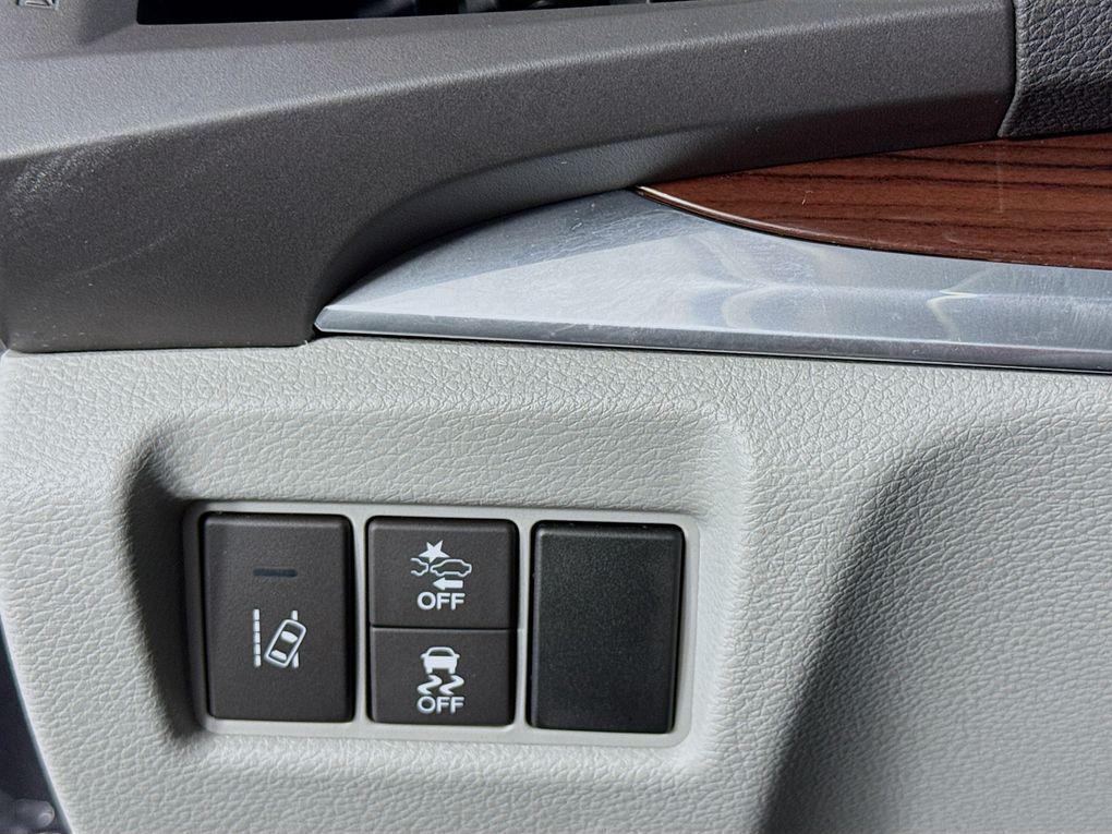 used 2016 Acura MDX car, priced at $10,900