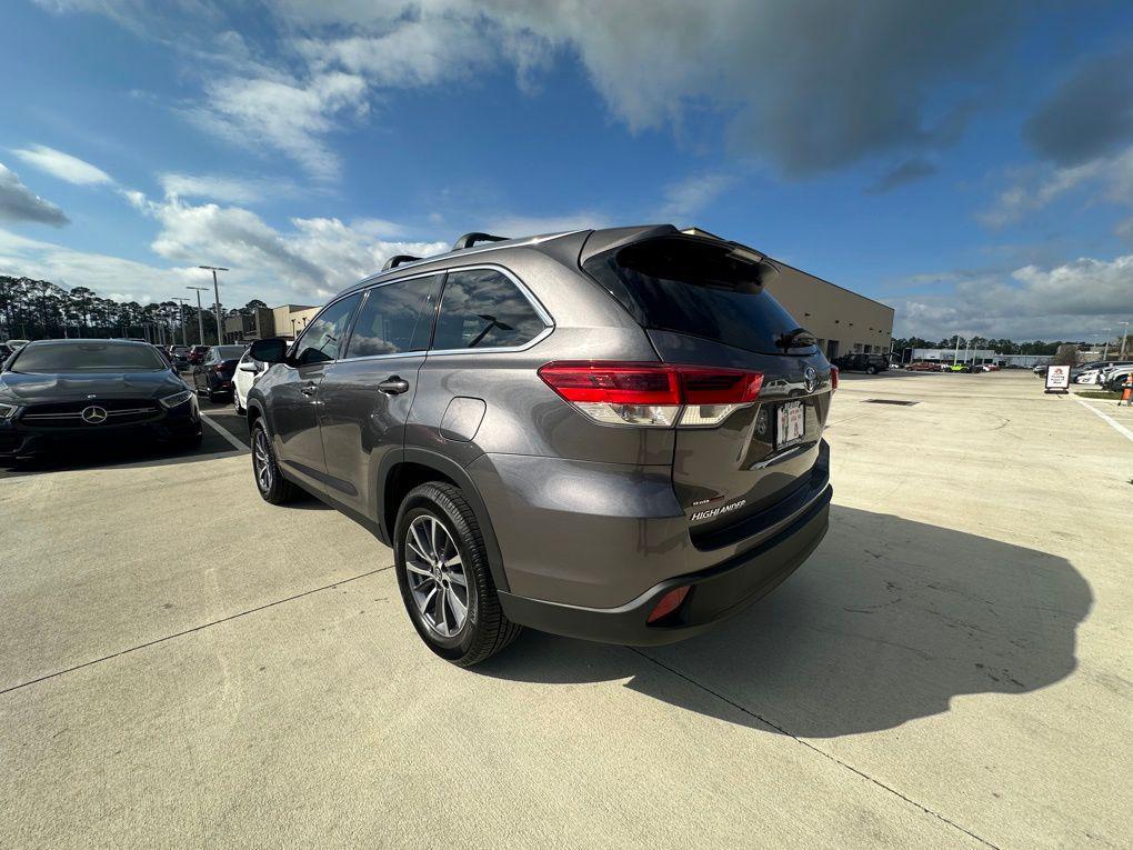 used 2019 Toyota Highlander car, priced at $28,500