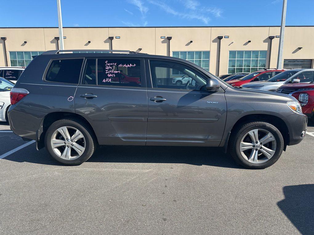 used 2009 Toyota Highlander car, priced at $8,900