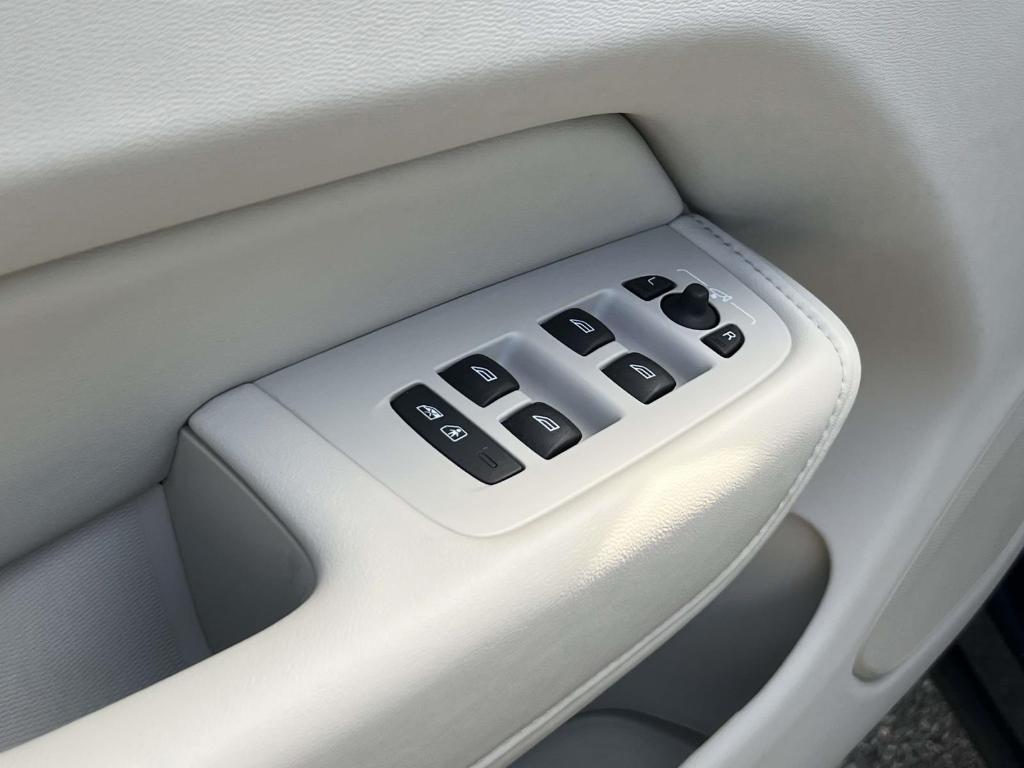 used 2024 Volvo XC60 car, priced at $36,898