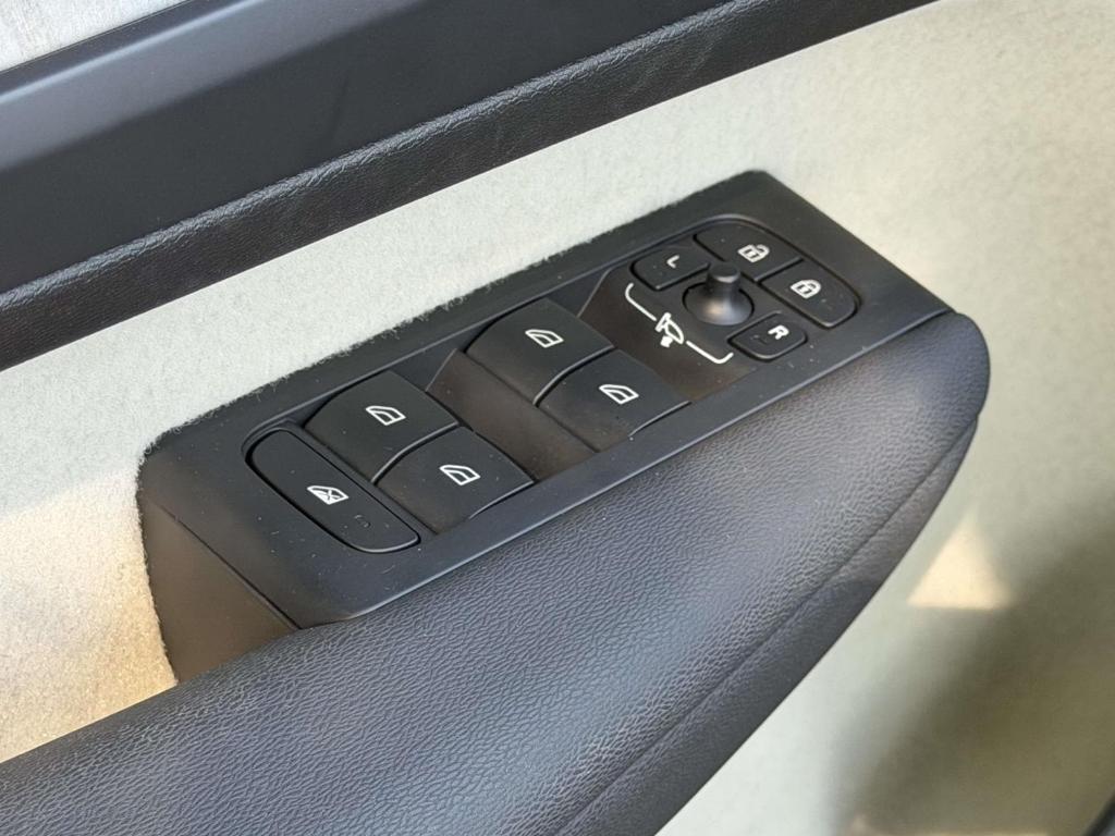 used 2024 Volvo XC40 car, priced at $33,386