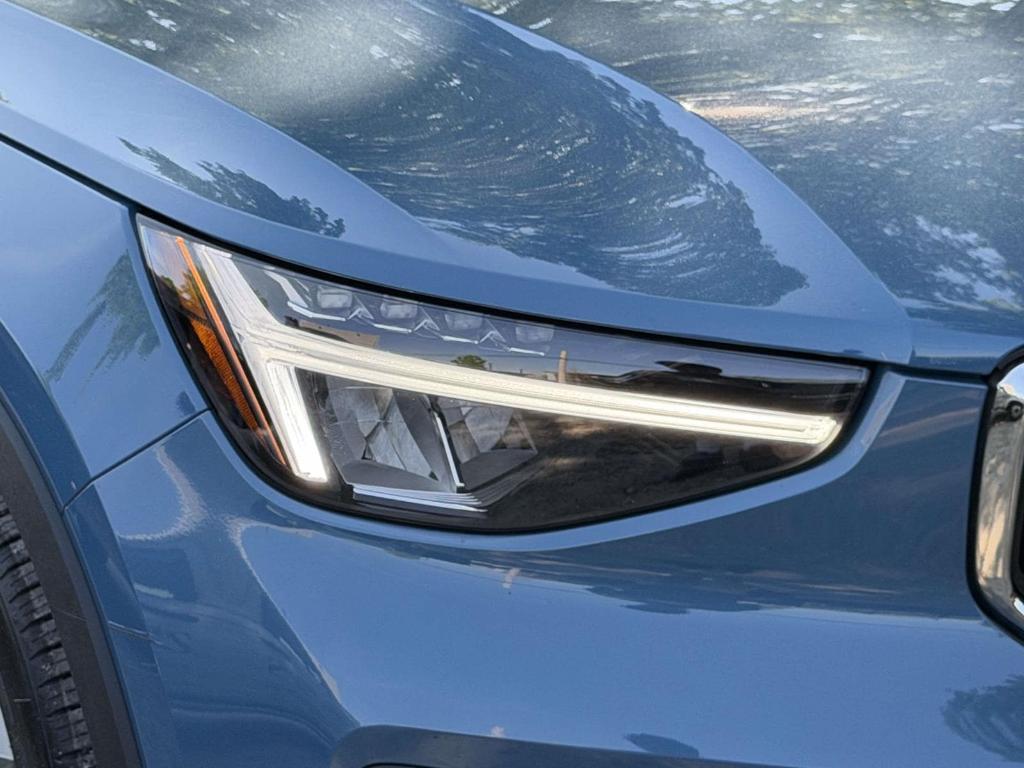 used 2024 Volvo XC40 car, priced at $33,386
