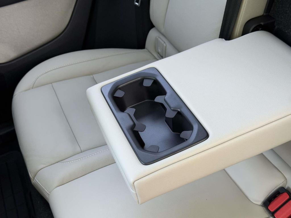 used 2024 Volvo XC40 car, priced at $33,386