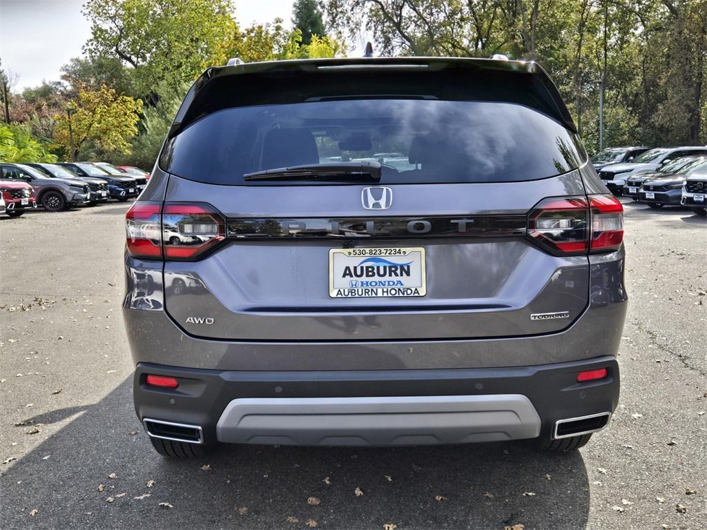 new 2025 Honda Pilot car, priced at $49,095