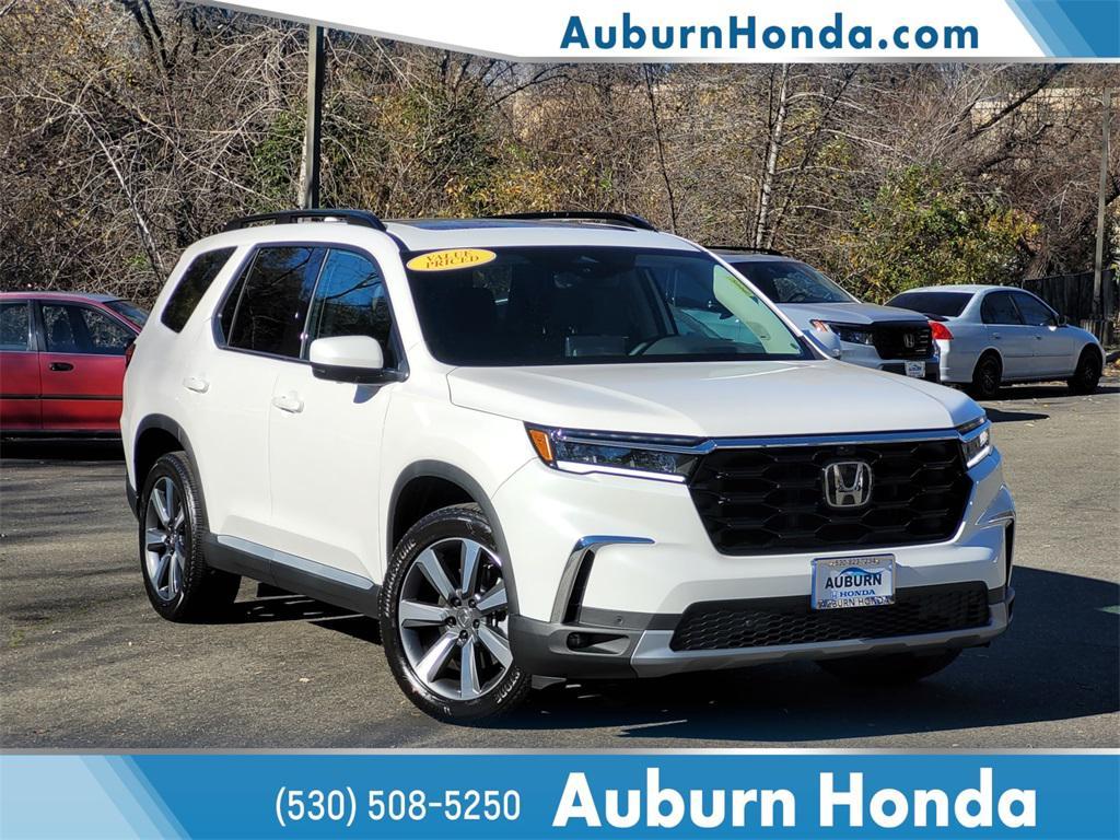 new 2025 Honda Pilot car, priced at $52,530