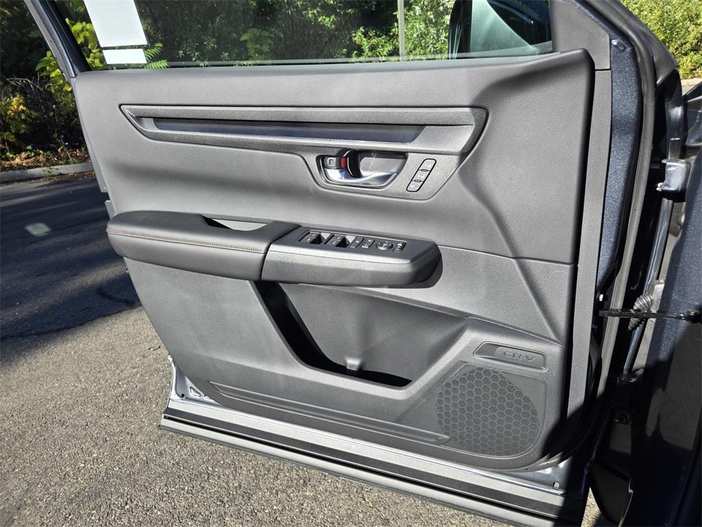 new 2026 Honda CR-V Hybrid car, priced at $39,685