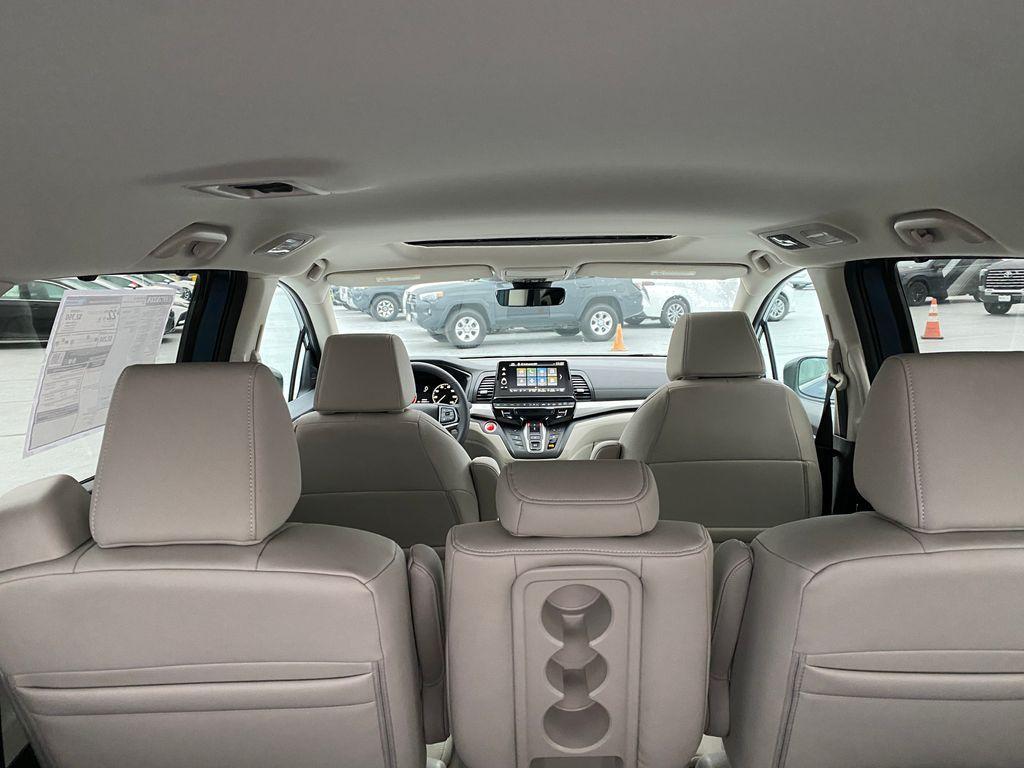 new 2026 Honda Odyssey car, priced at $43,990