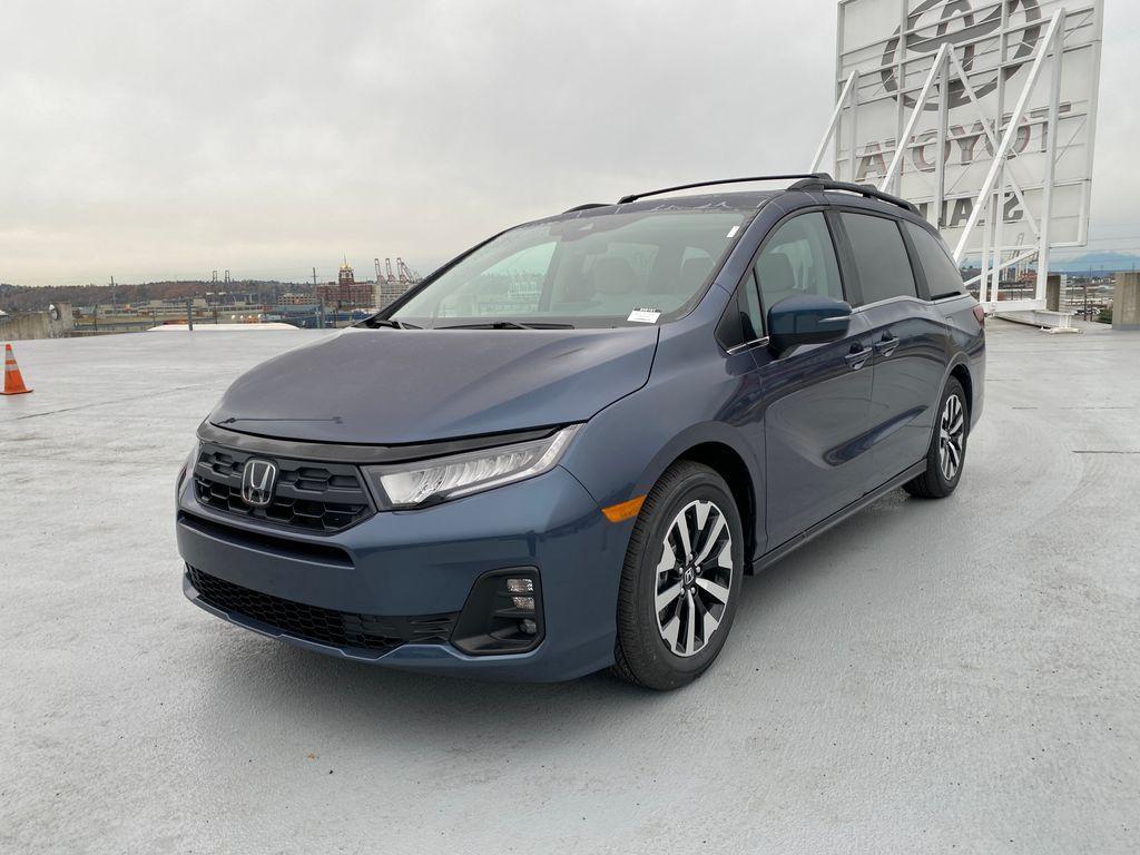 new 2026 Honda Odyssey car, priced at $43,990