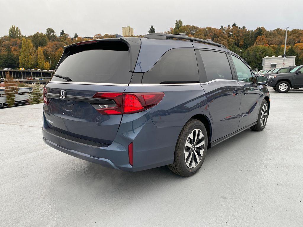 new 2026 Honda Odyssey car, priced at $43,990