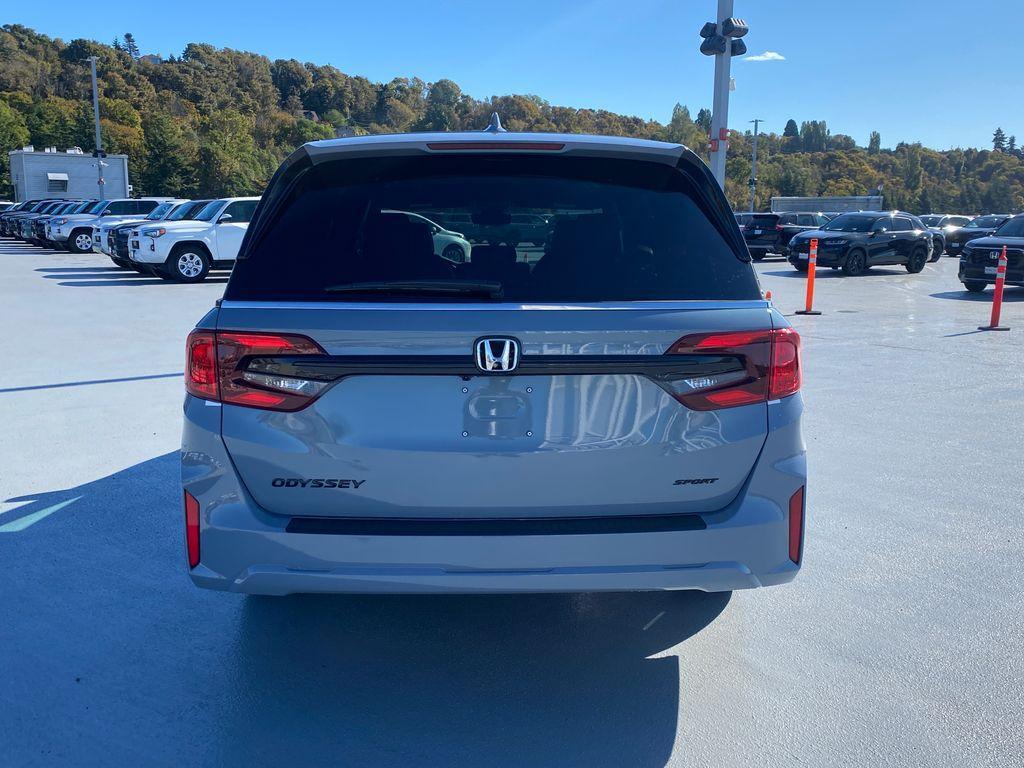 new 2026 Honda Odyssey car, priced at $44,699