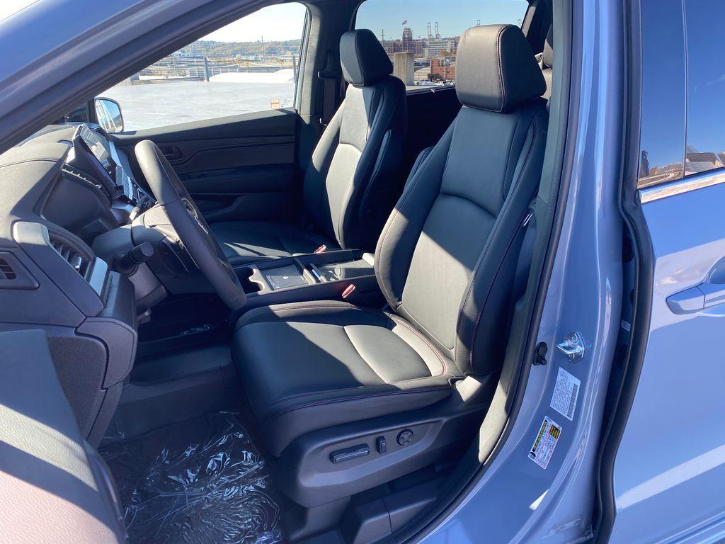 new 2026 Honda Odyssey car, priced at $44,699