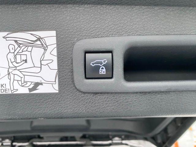 used 2023 Toyota Sienna car, priced at $34,588