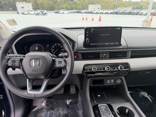 used 2025 Honda Pilot car, priced at $47,188