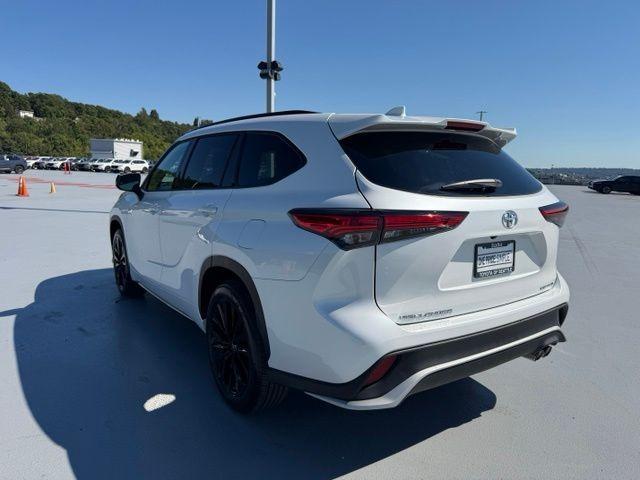 used 2023 Toyota Highlander car, priced at $44,588
