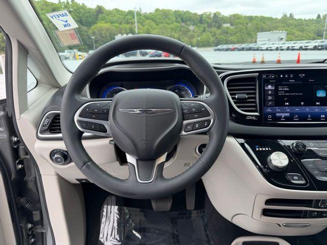 used 2022 Chrysler Pacifica car, priced at $20,188