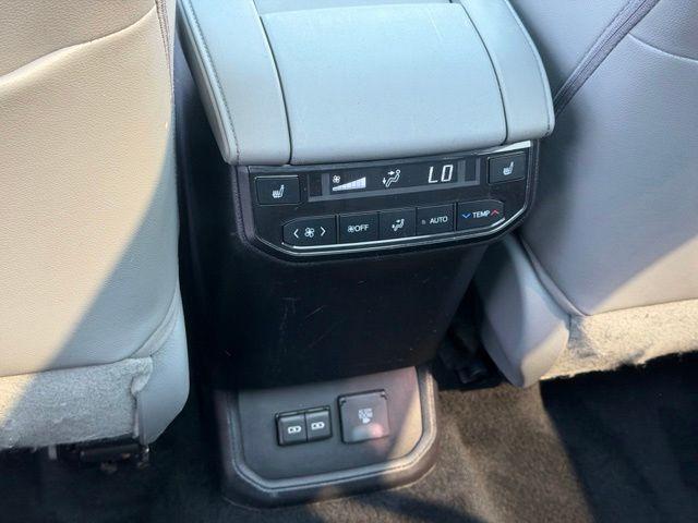 used 2022 Toyota Highlander car, priced at $36,588