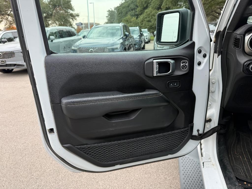 used 2019 Jeep Wrangler Unlimited car, priced at $27,995