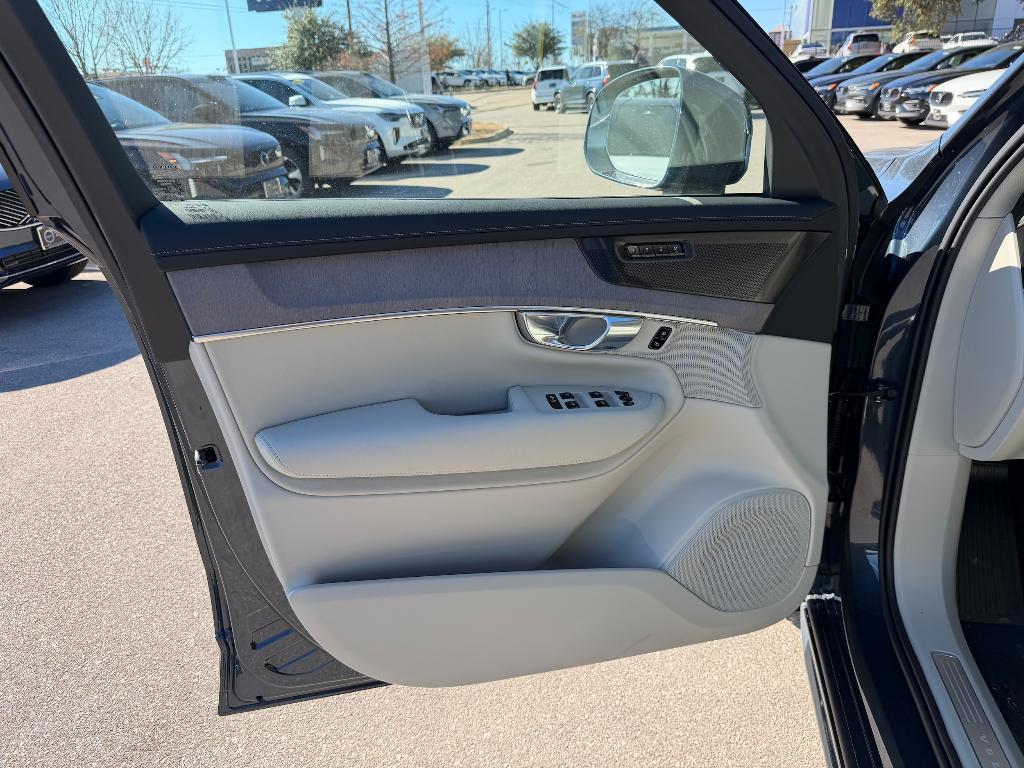 new 2026 Volvo XC90 car, priced at $72,974